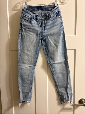 Buckle Light Blue Frayed Hem Ankle Jeans